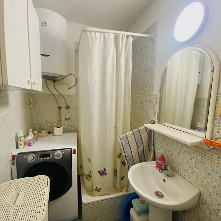 Apartman Funkcionalna Garsonjera U Zemunu